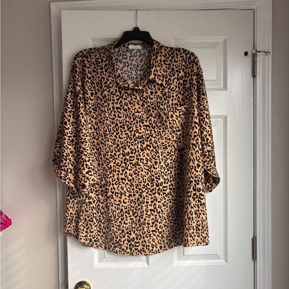 Chic Leopard Print Blouse